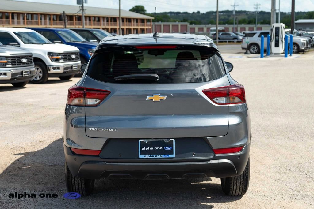 Used 2021 Chevrolet TrailBlazer LS FWD image 7
