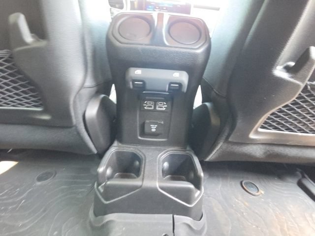 Used 2024 Jeep Wrangler Unlimited Rubicon w/ Technology Group AWD/4WD image 29