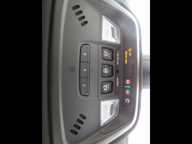 Certified 2022 Chevrolet Traverse LT w/ LT Premium Package FWD image 25