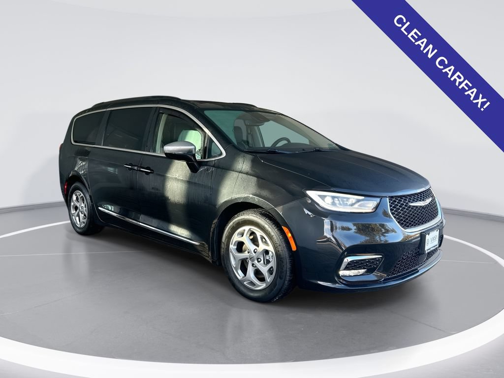 Used 2023 Chrysler Pacifica Limited FWD image 53