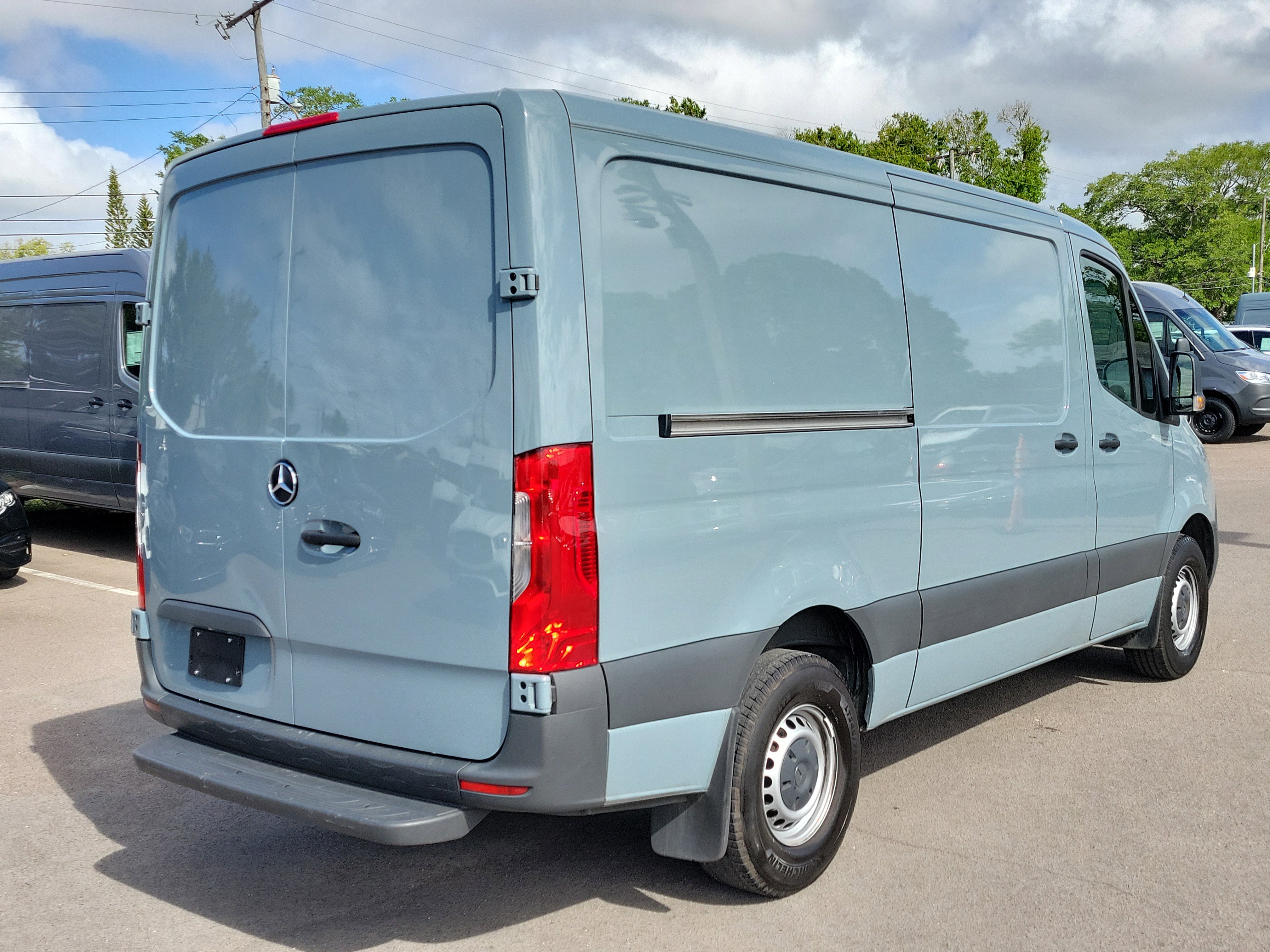 Used 2024 Mercedes-Benz Sprinter 2500 image 3