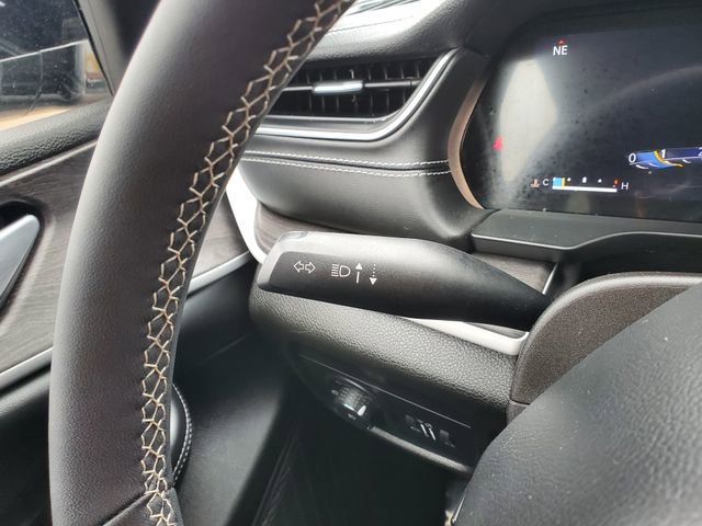 Used 2023 Jeep Grand Cherokee L Limited AWD/4WD image 14