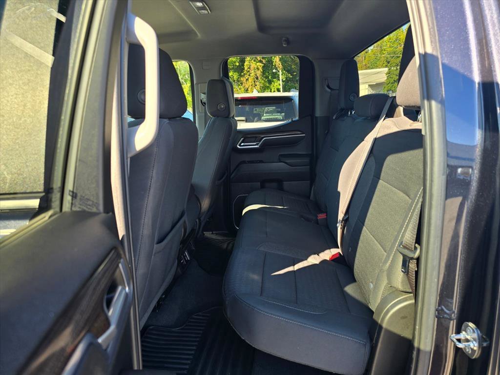 Used 2023 Chevrolet Silverado 1500 LT AWD/4WD image 12