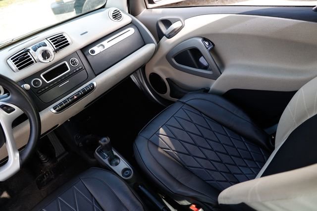 Used 2013 smart fortwo passion w/ Cruise Control Pkg image 17