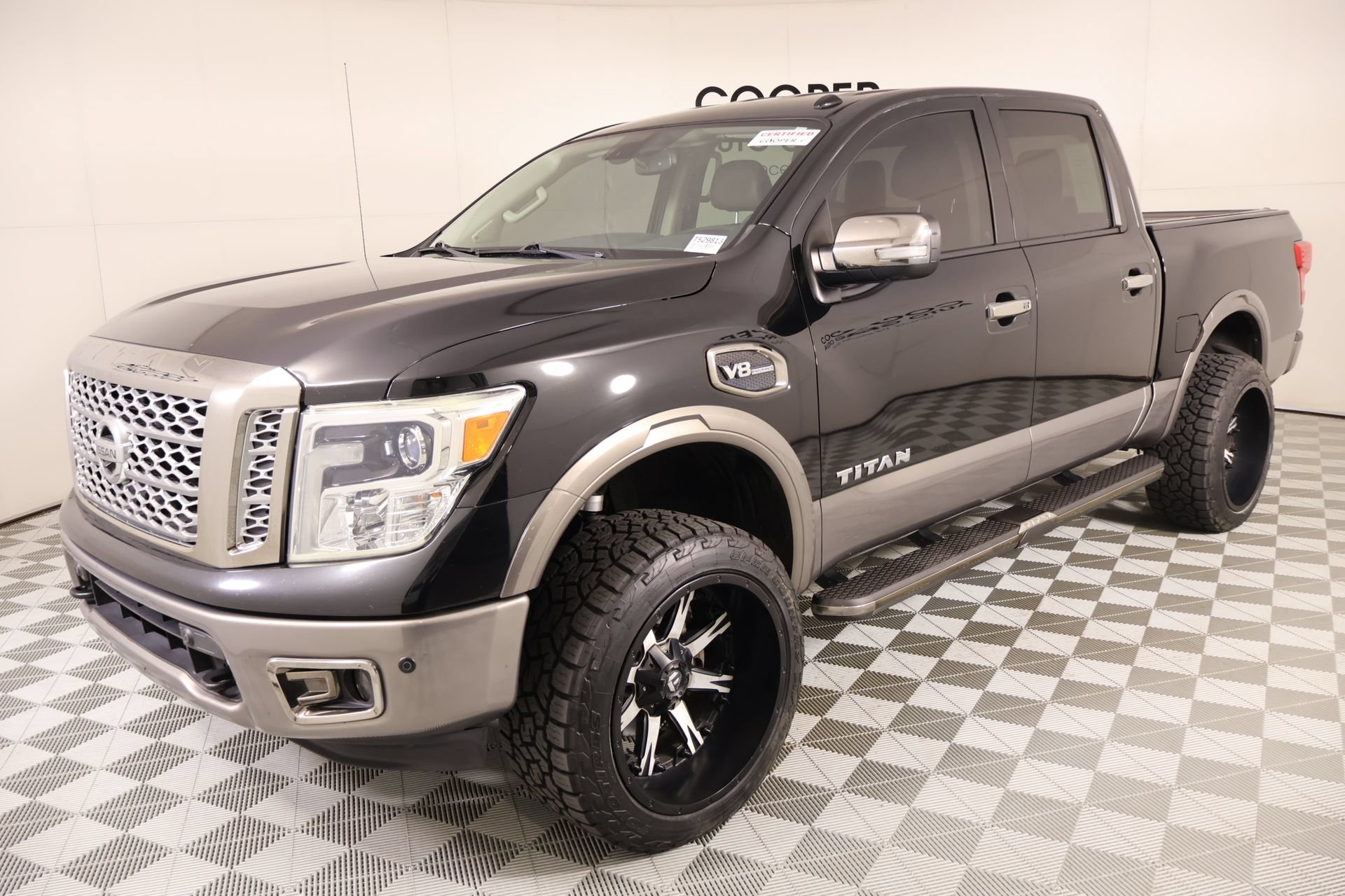 Used 2017 Nissan Titan Platinum Reserve AWD/4WD image 11