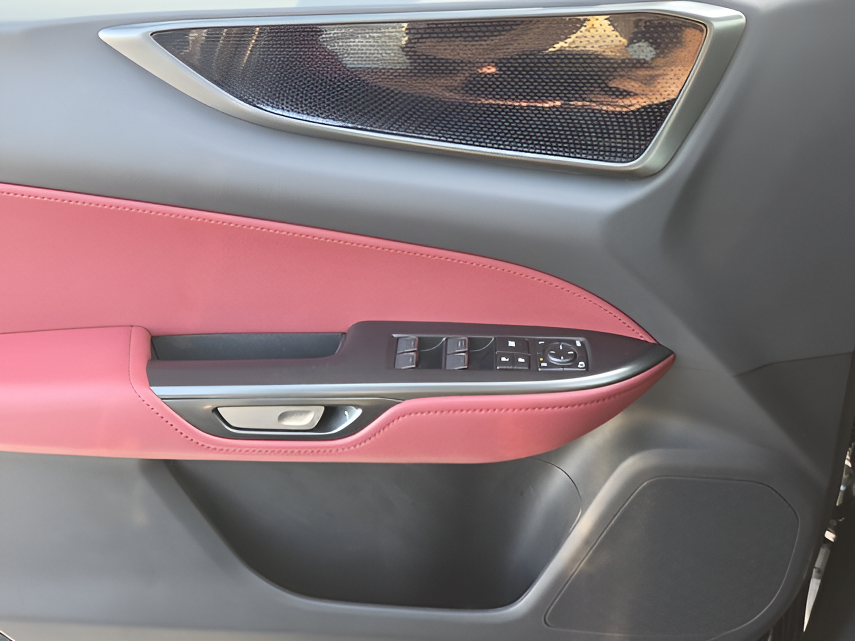 Certified 2025 Lexus NX 250 FWD w/ Accessory Package (K3) image 28