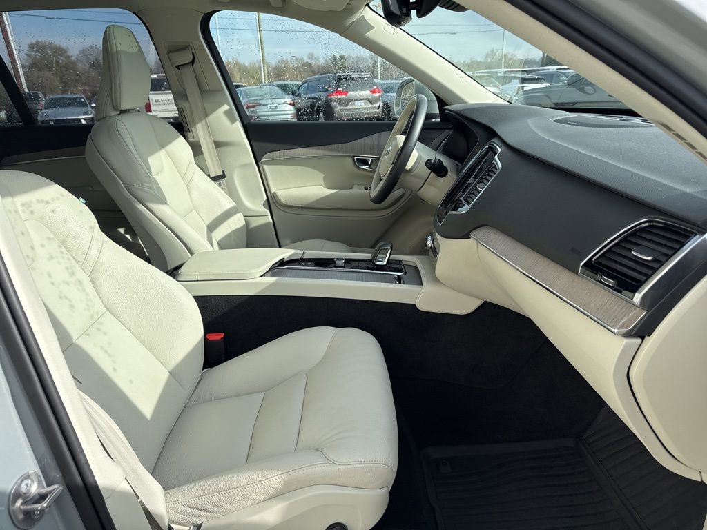 Used 2024 Volvo XC90 B5 Plus image 34