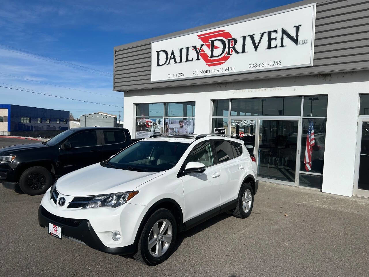 Used 2013 Toyota RAV4 XLE image 2