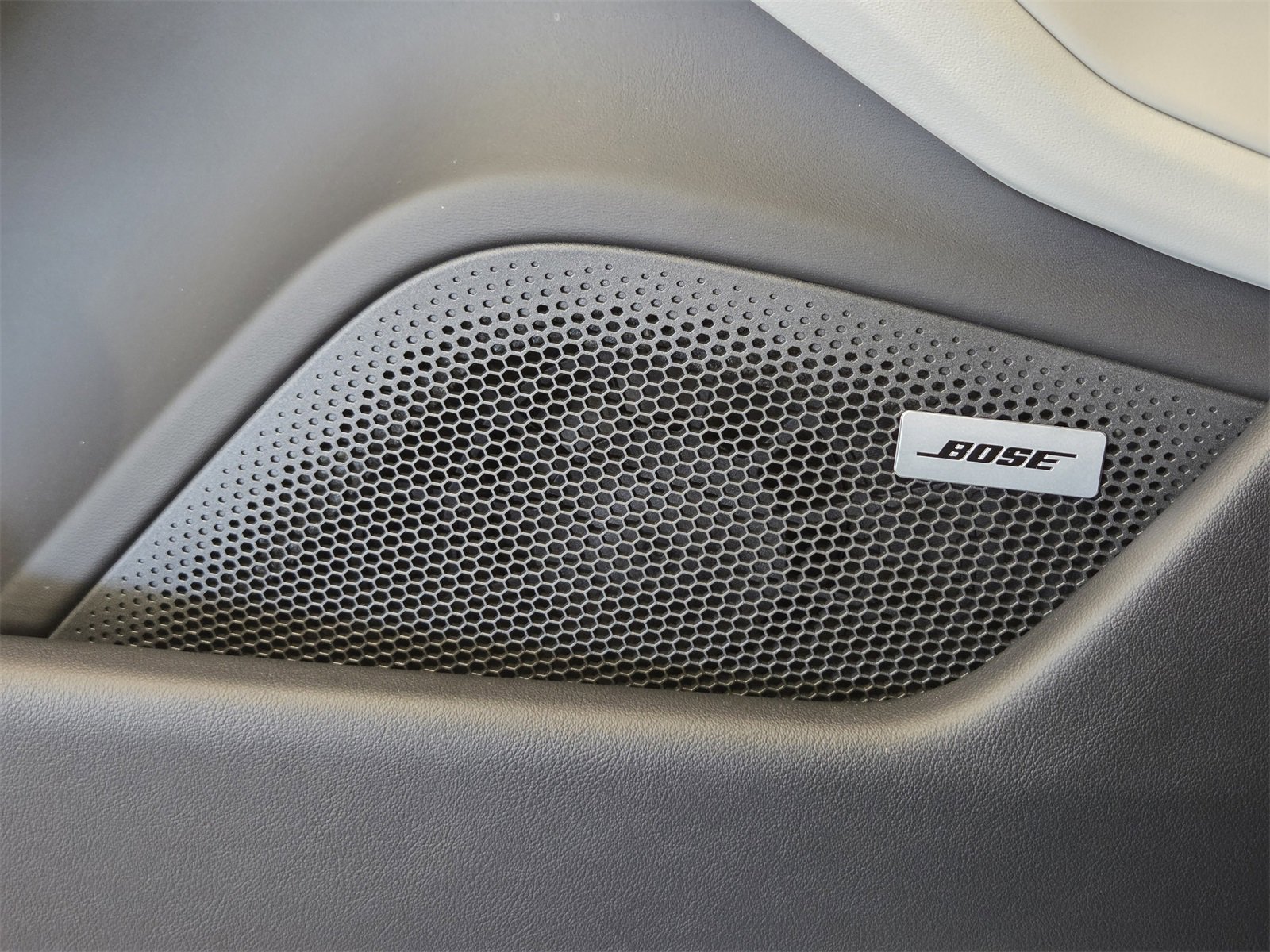 Used 2022 Porsche Taycan 4 Cross Turismo image 16