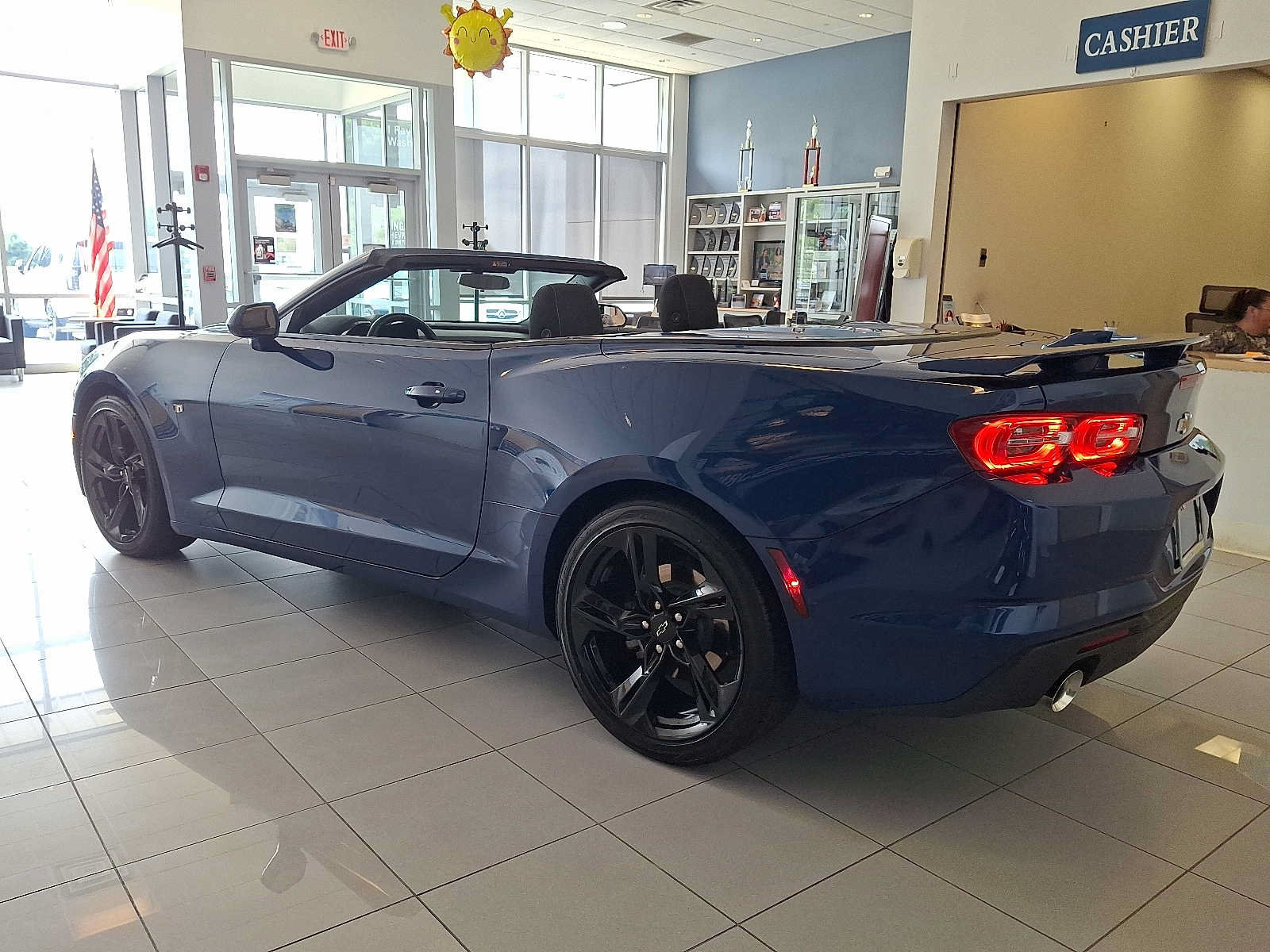 Used 2020 Chevrolet Camaro LT RWD image 4