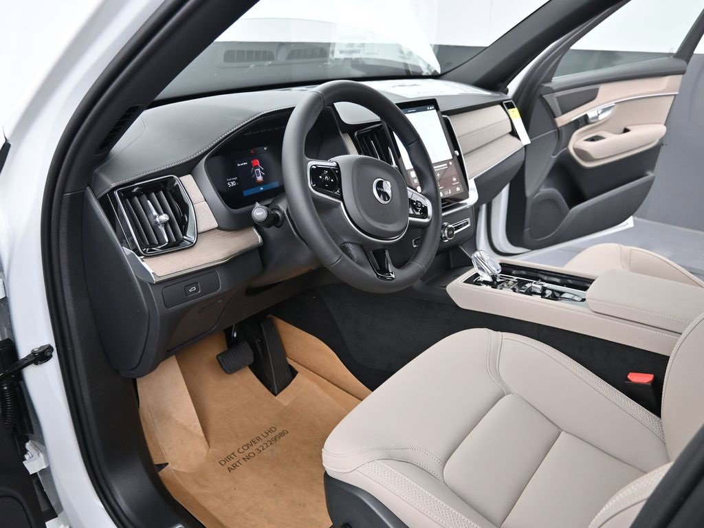 New 2026 Volvo XC90 B6 Plus w/ Protection Package Premier image 14