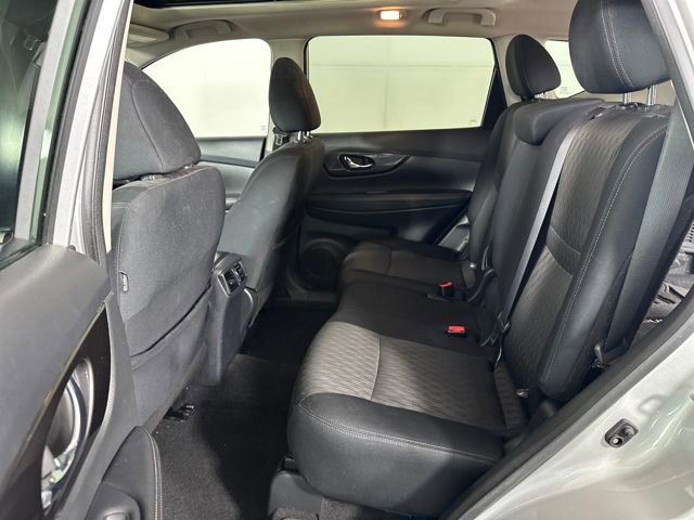 Used 2018 Nissan Rogue SV w/ Sun & Sound Touring Package image 25