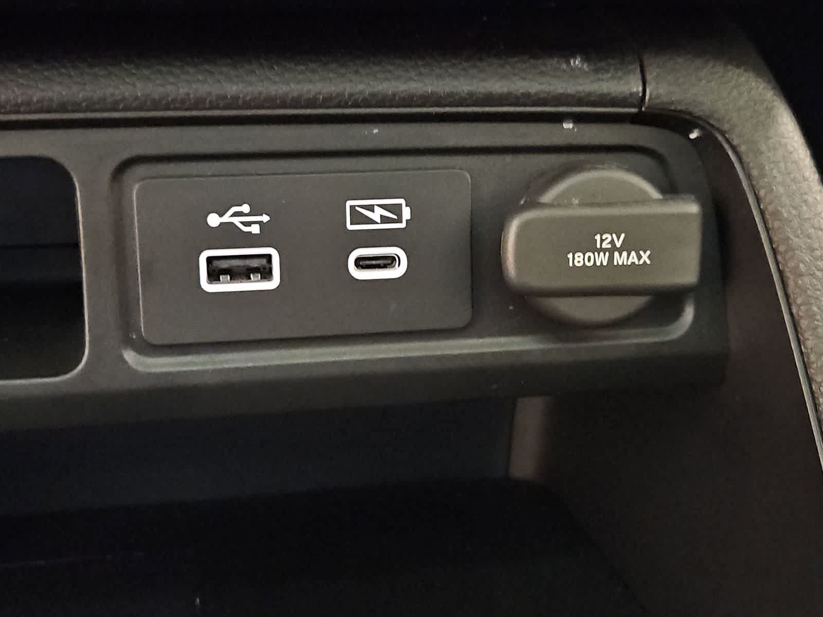Certified 2025 Honda Pilot Touring image 9