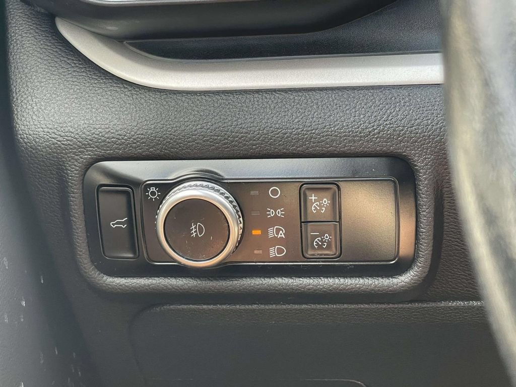 Used 2023 Ford Explorer XLT w/ Equipment Group 202A RWD image 21