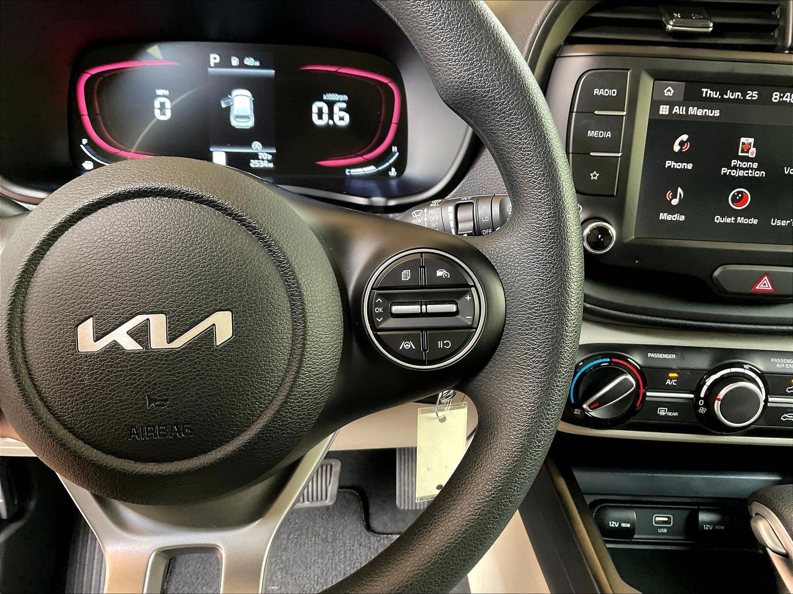 Used 2025 Kia Soul LX w/ LX Technology Package FWD image 11