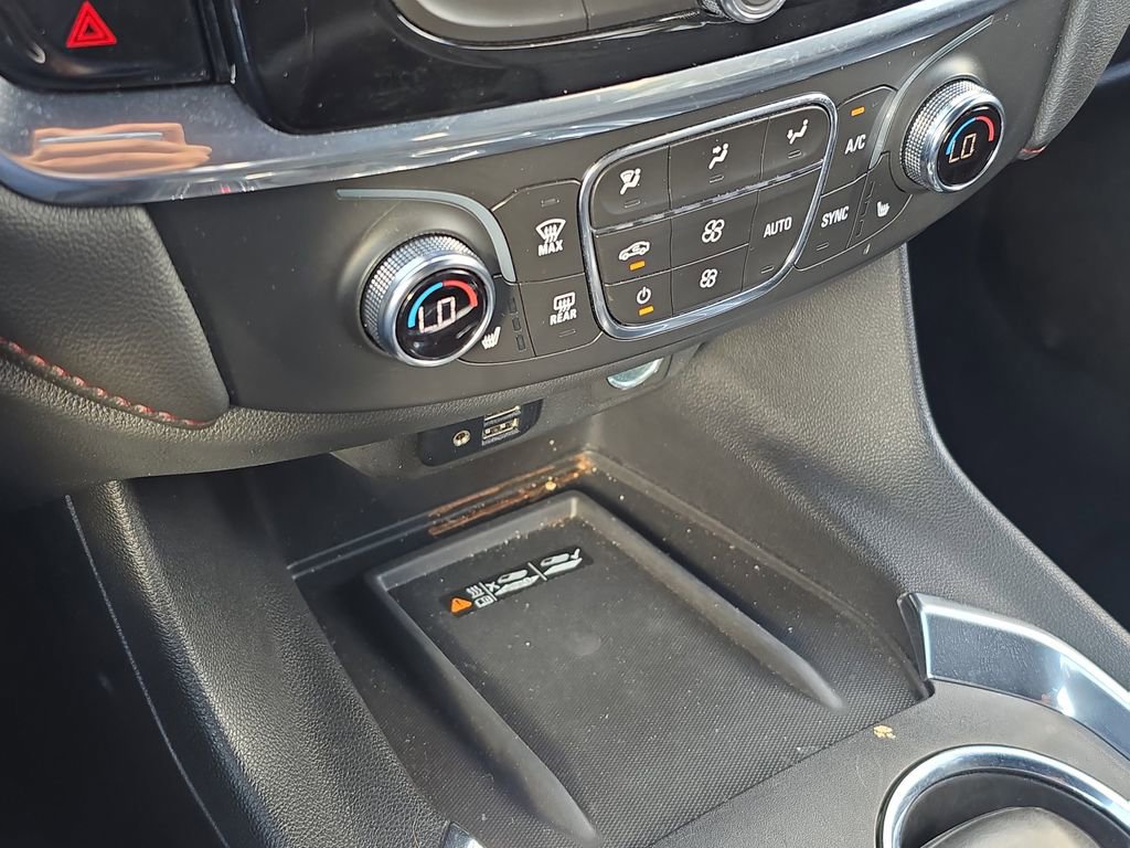 Used 2023 Chevrolet Traverse RS image 25