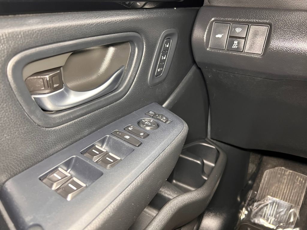 Used 2025 Honda Pilot TrailSport image 14