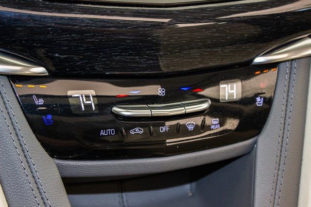 Used 2022 Cadillac XT6 Premium Luxury image 35