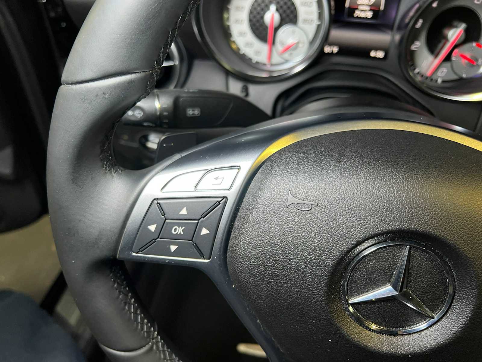 Used 2015 Mercedes-Benz SLK 350 image 22