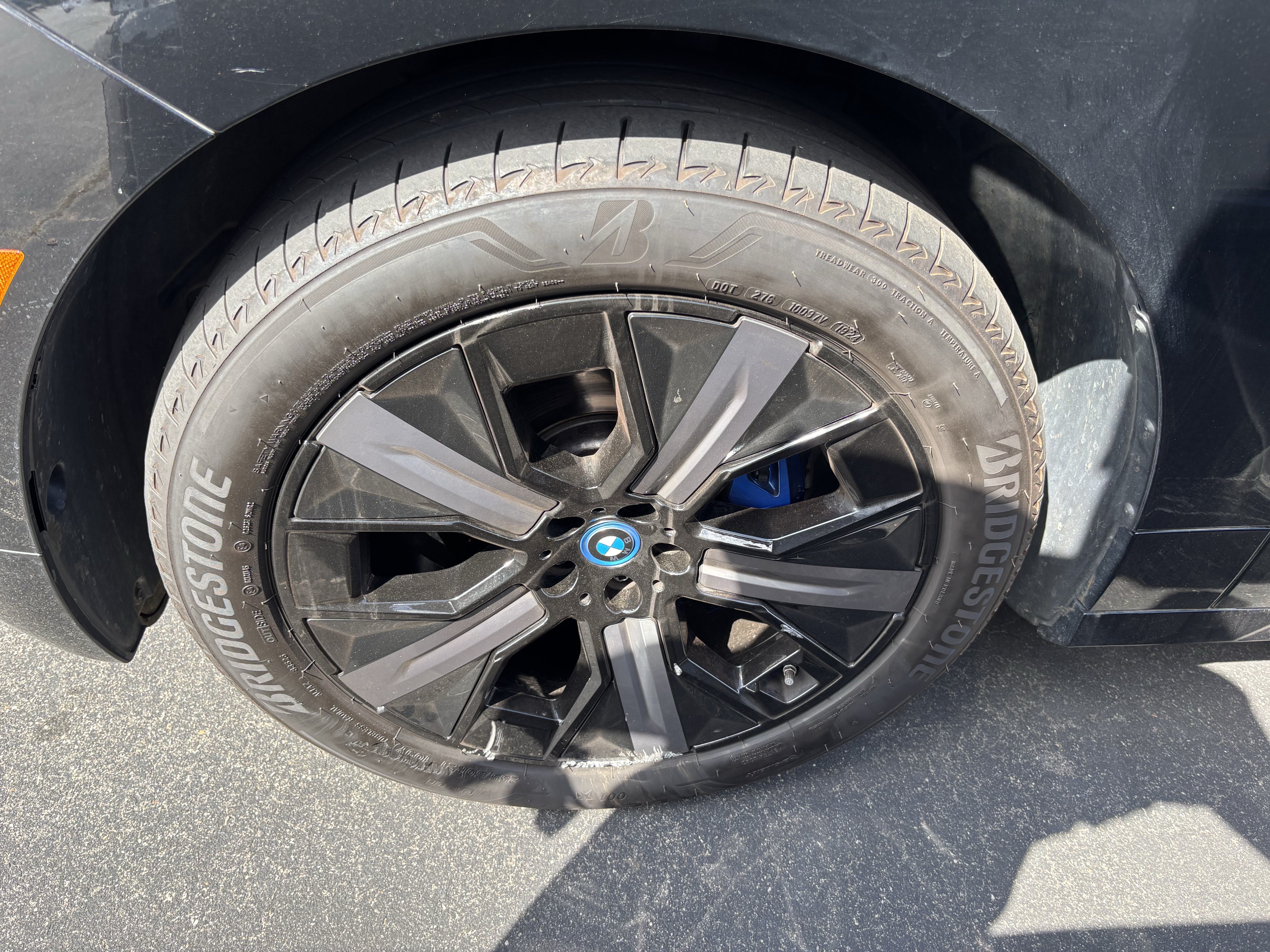 Certified 2024 BMW iX xDrive50 w/ Premium Package AWD/4WD image 12