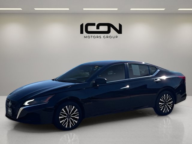 Used 2024 Nissan Altima 2.5 SV