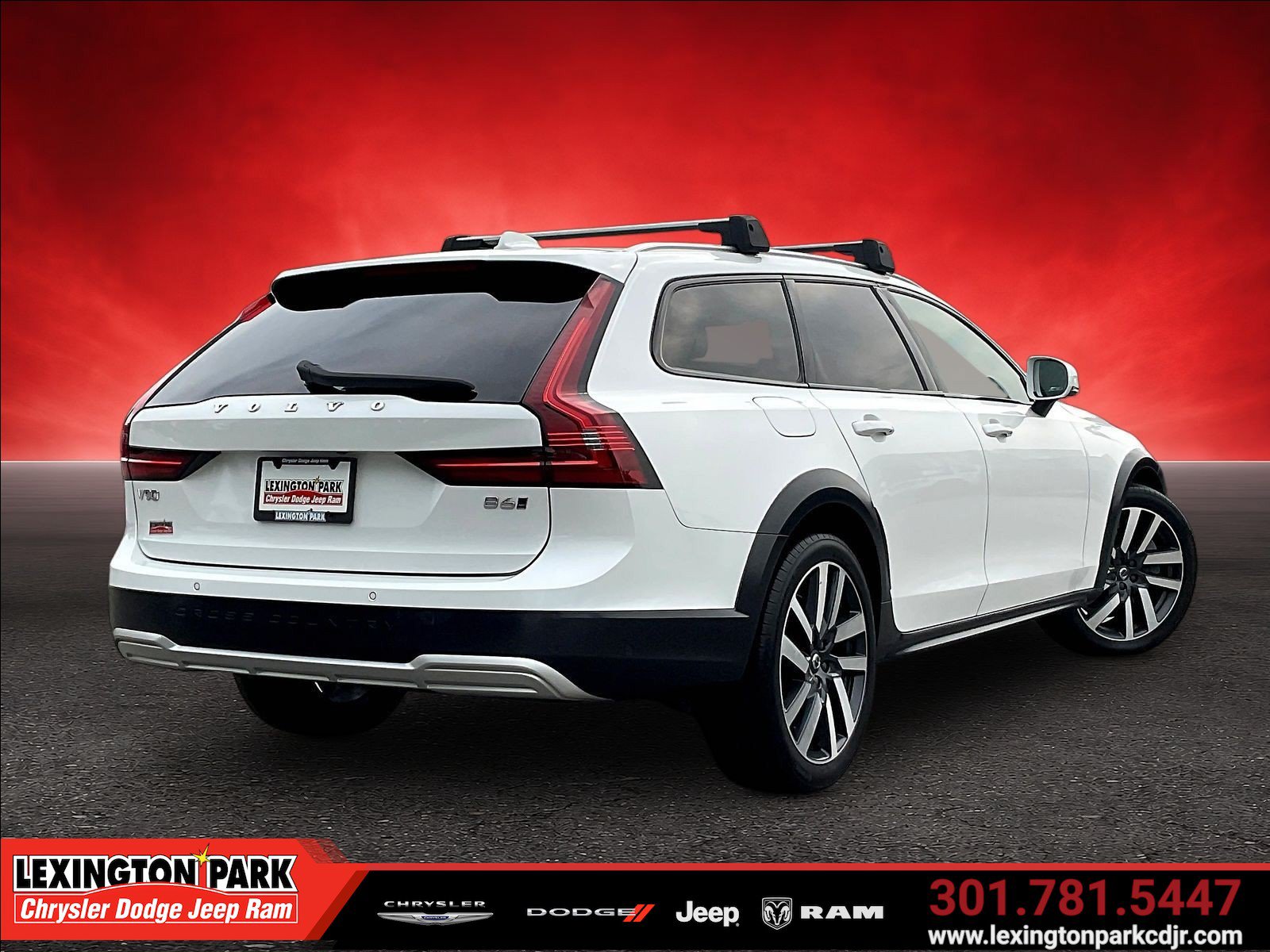 Used 2023 Volvo V90 B6 Cross Country Ultimate AWD/4WD image 5