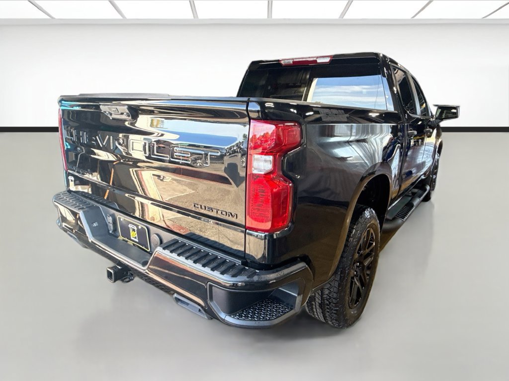 Used 2026 Chevrolet Silverado 1500 Custom Trail Boss w/ Midnight Edition AWD/4WD image 6
