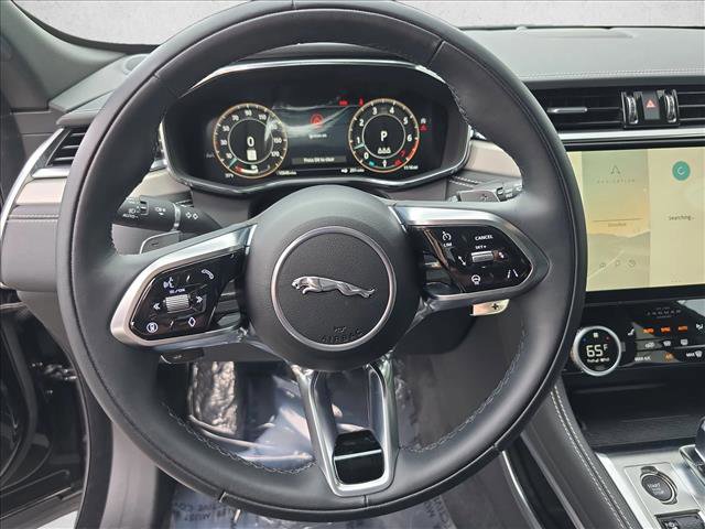Certified 2025 Jaguar F-PACE R-Dynamic S image 18