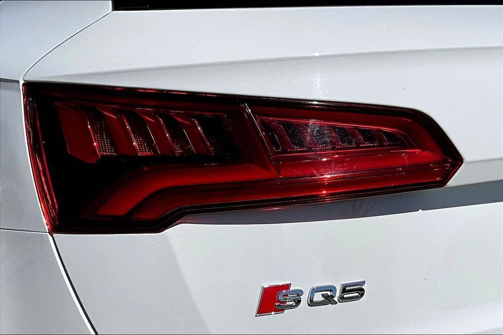 Used 2020 Audi SQ5 Premium Plus w/ Premium Plus Package AWD/4WD image 24