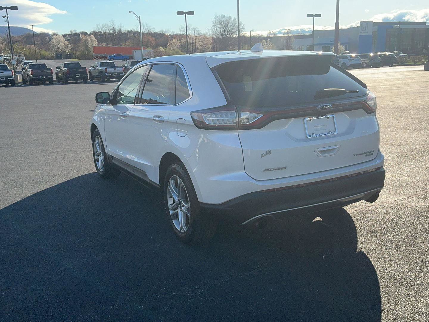 Used 2016 Ford Edge Titanium w/ Equipment Group 301A image 9