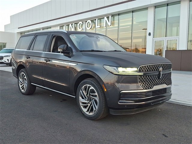 New 2025 Lincoln Navigator Reserve image 2