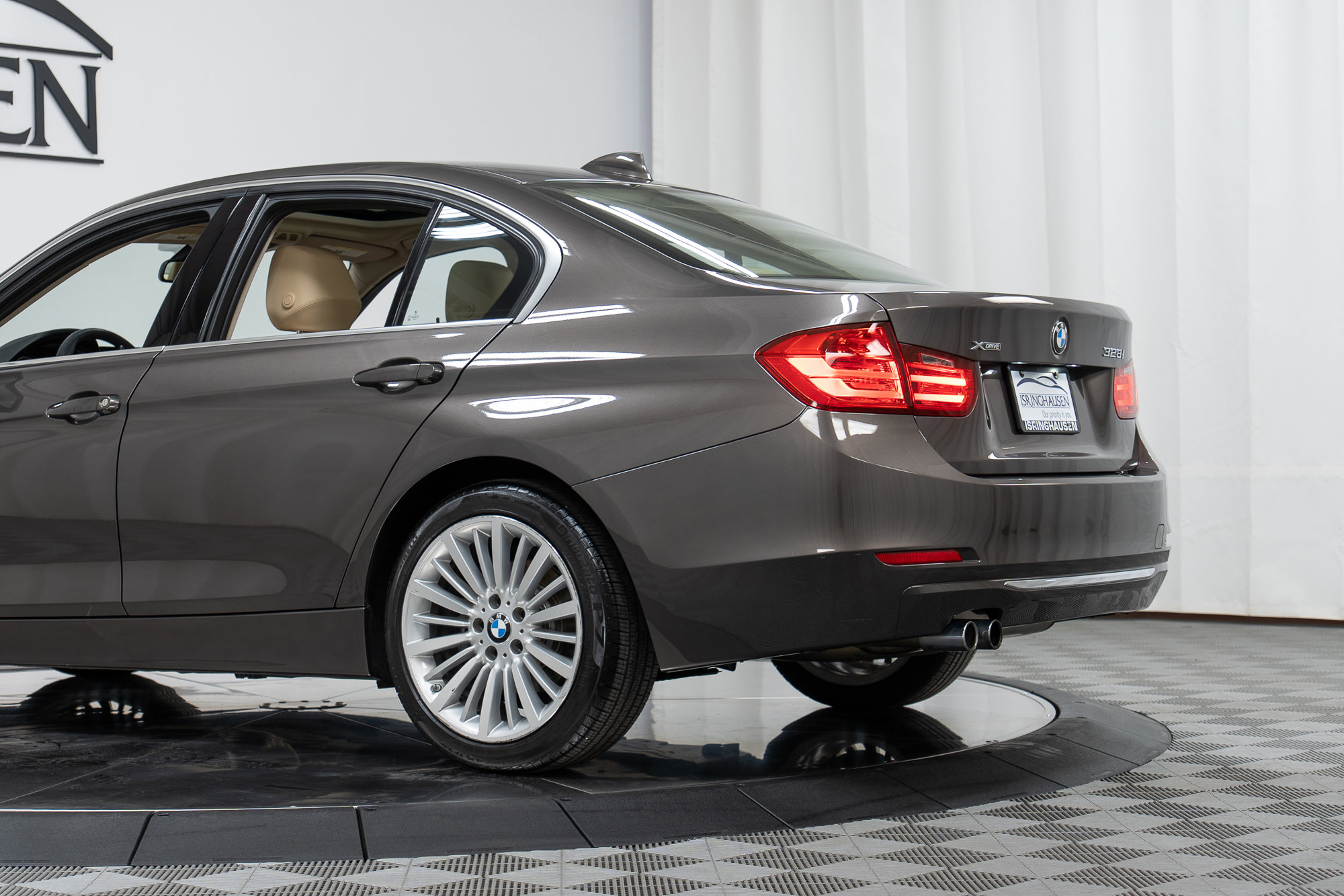 Used 2013 BMW 328i xDrive Sedan AWD/4WD image 29