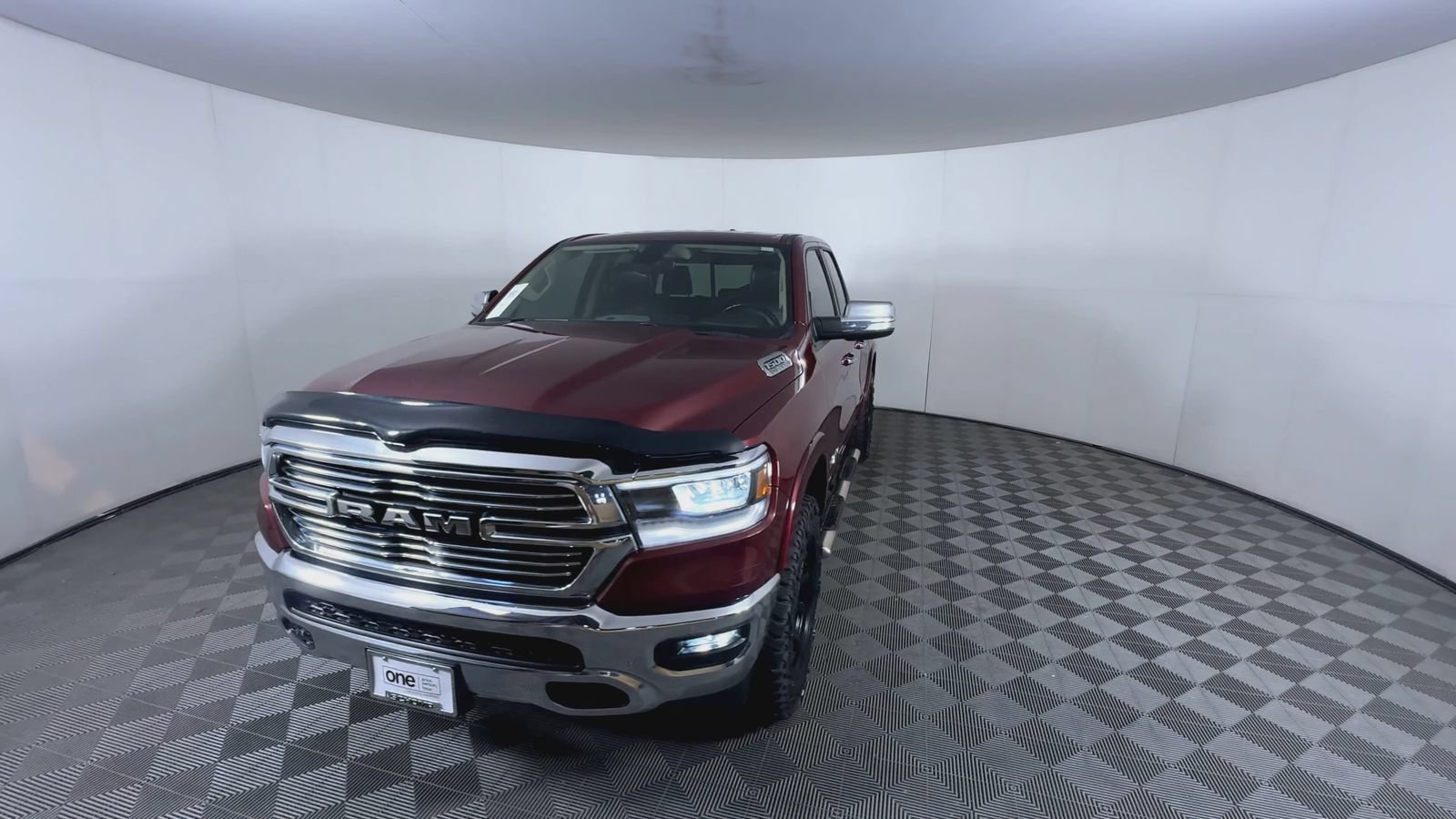 Used 2019 RAM 1500 Laramie AWD/4WD image 3