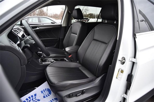 Certified 2022 Volkswagen Tiguan SE image 18