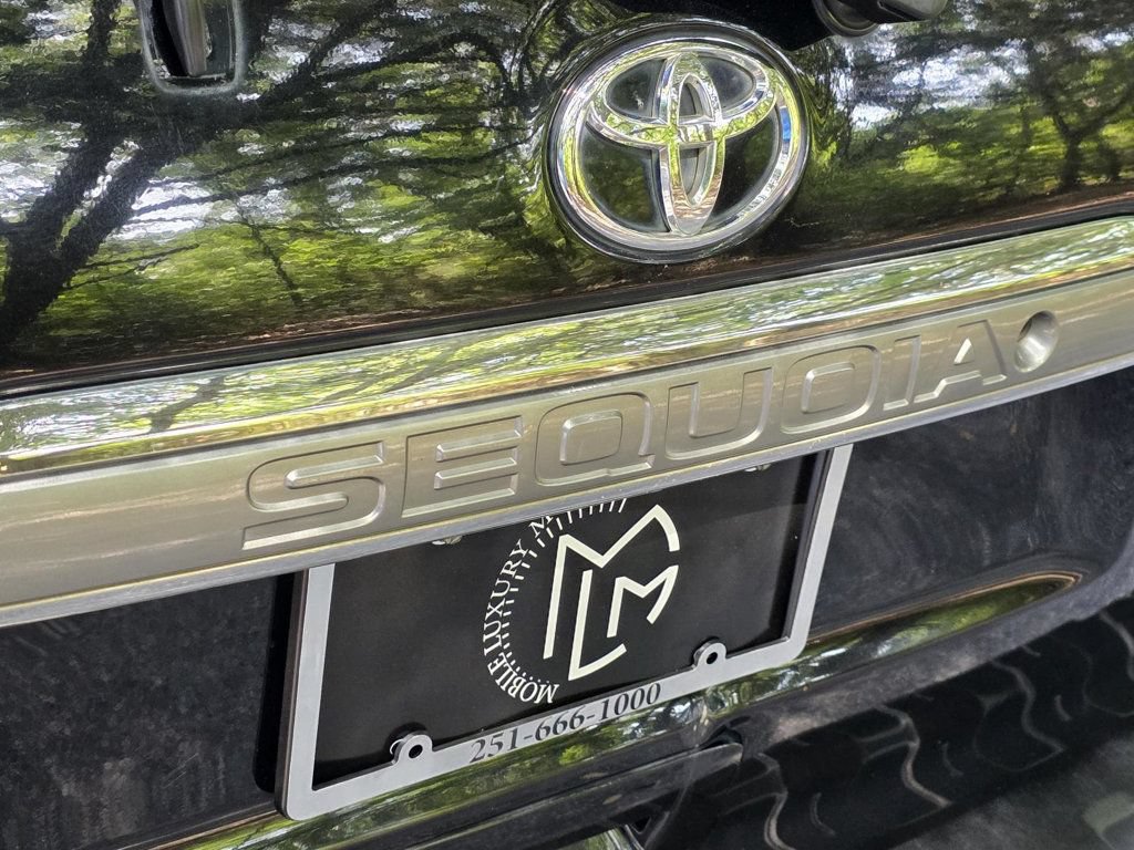 Used 2018 Toyota Sequoia Limited w/ Safety & Convenience Package RWD image 34
