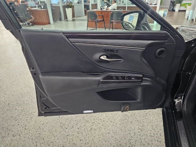 Used 2019 Lexus ES 350 image 25