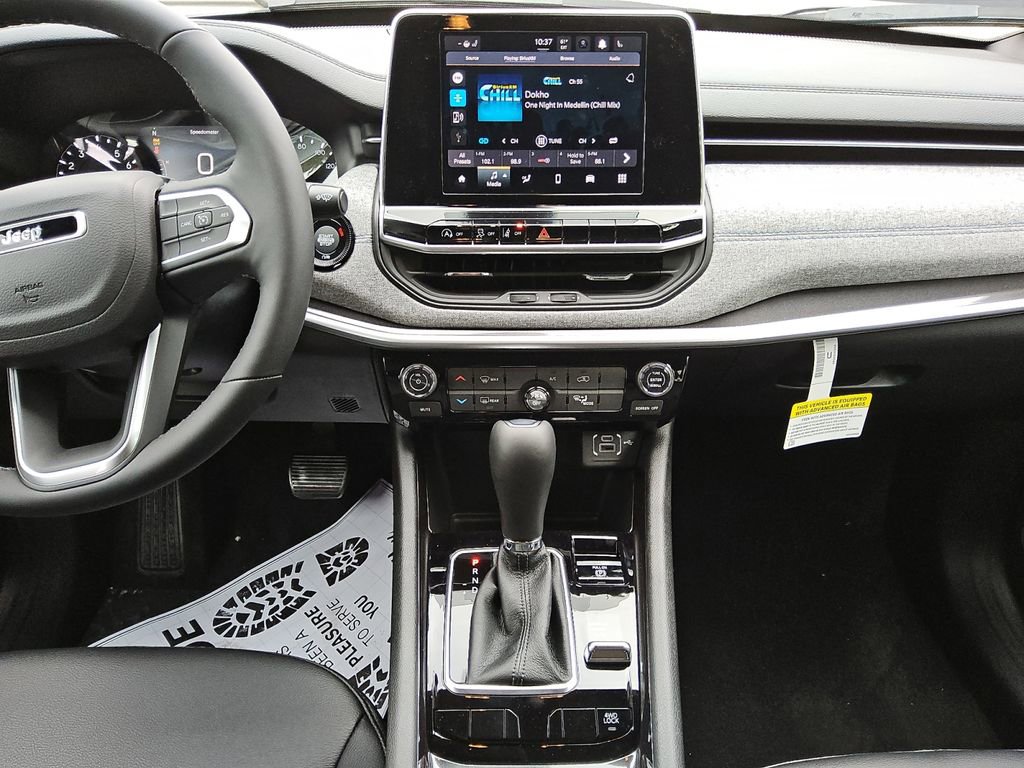 New 2026 Jeep Compass Latitude image 11