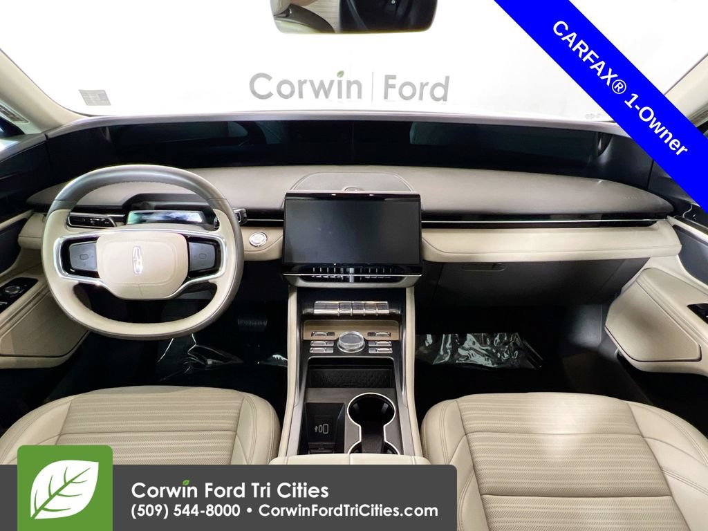Used 2024 Lincoln Nautilus Reserve AWD/4WD image 7