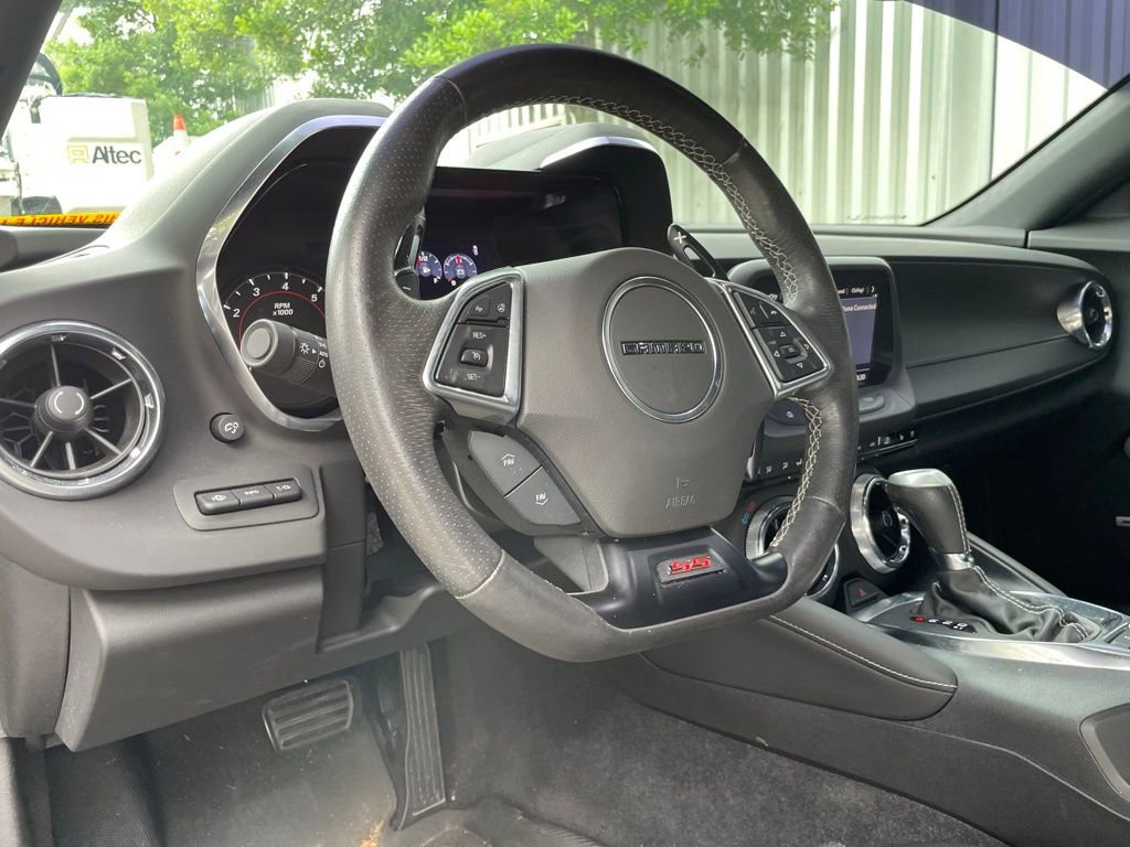 Used 2021 Chevrolet Camaro SS RWD image 9