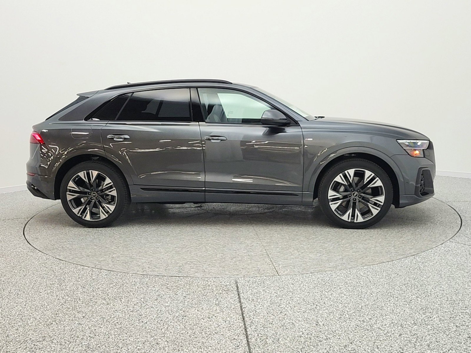 New 2026 Audi Q8 Premium Plus image 4