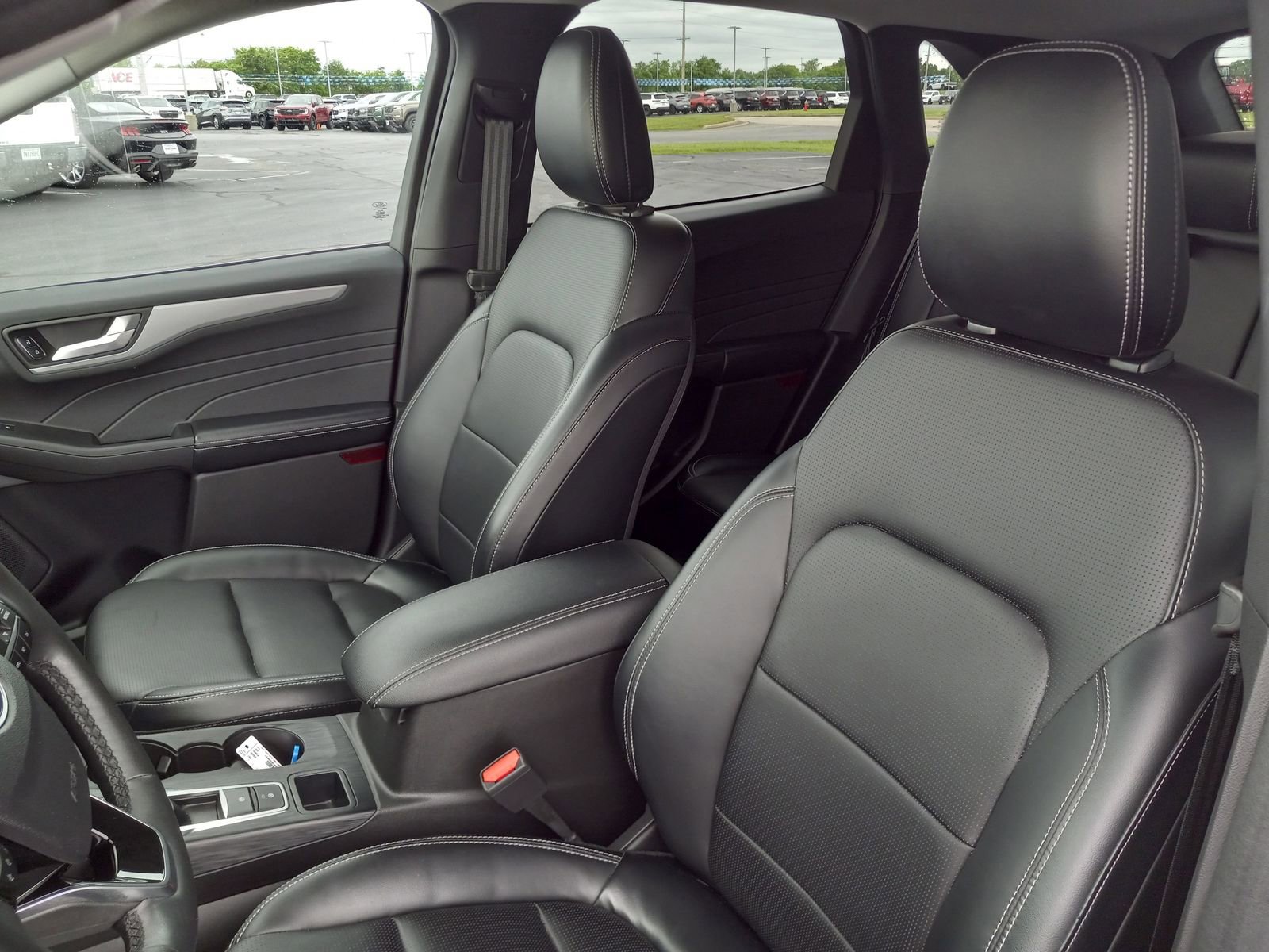 Used 2023 Ford Escape Platinum image 14