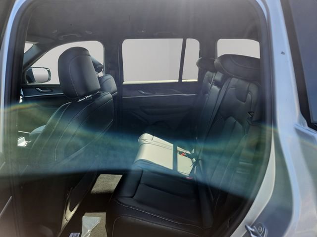 New 2025 Jeep Grand Cherokee Limited w/ Trailer Tow Package image 13