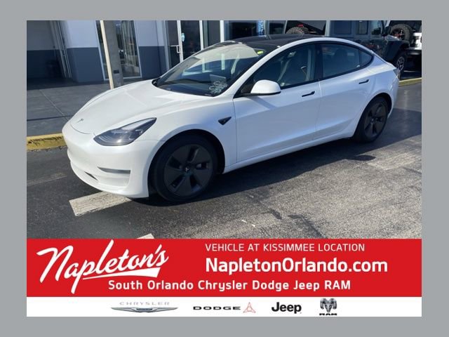 Used 2021 Tesla Model 3 Standard Range Plus image 1