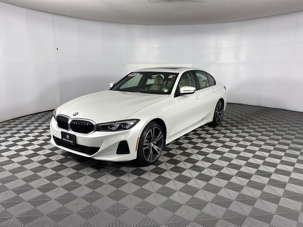 Certified 2023 BMW 330i xDrive Sedan w/ Driving Assistance Package image 4