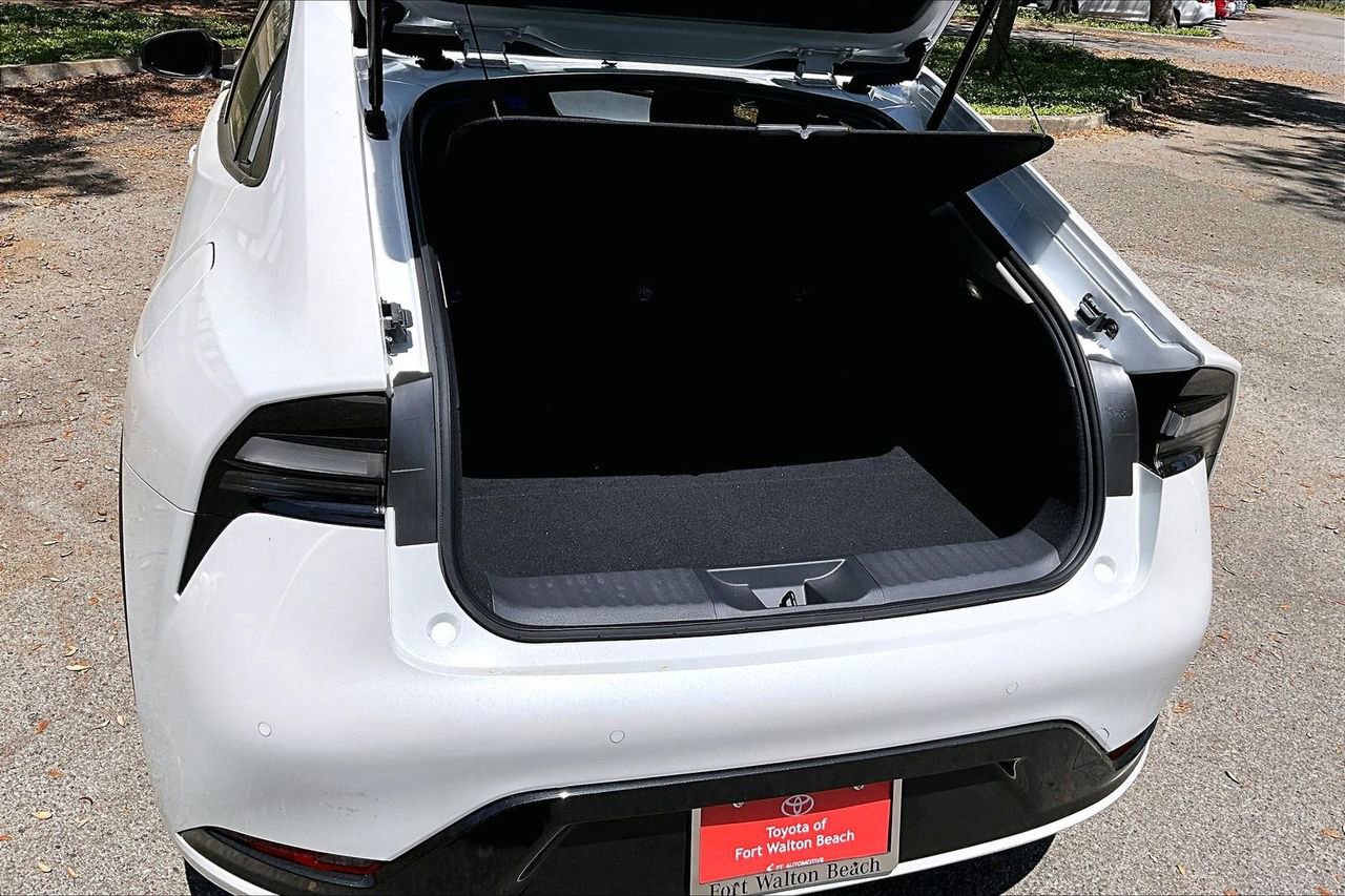 Used 2026 Toyota Prius Plug-In Hybrid image 36