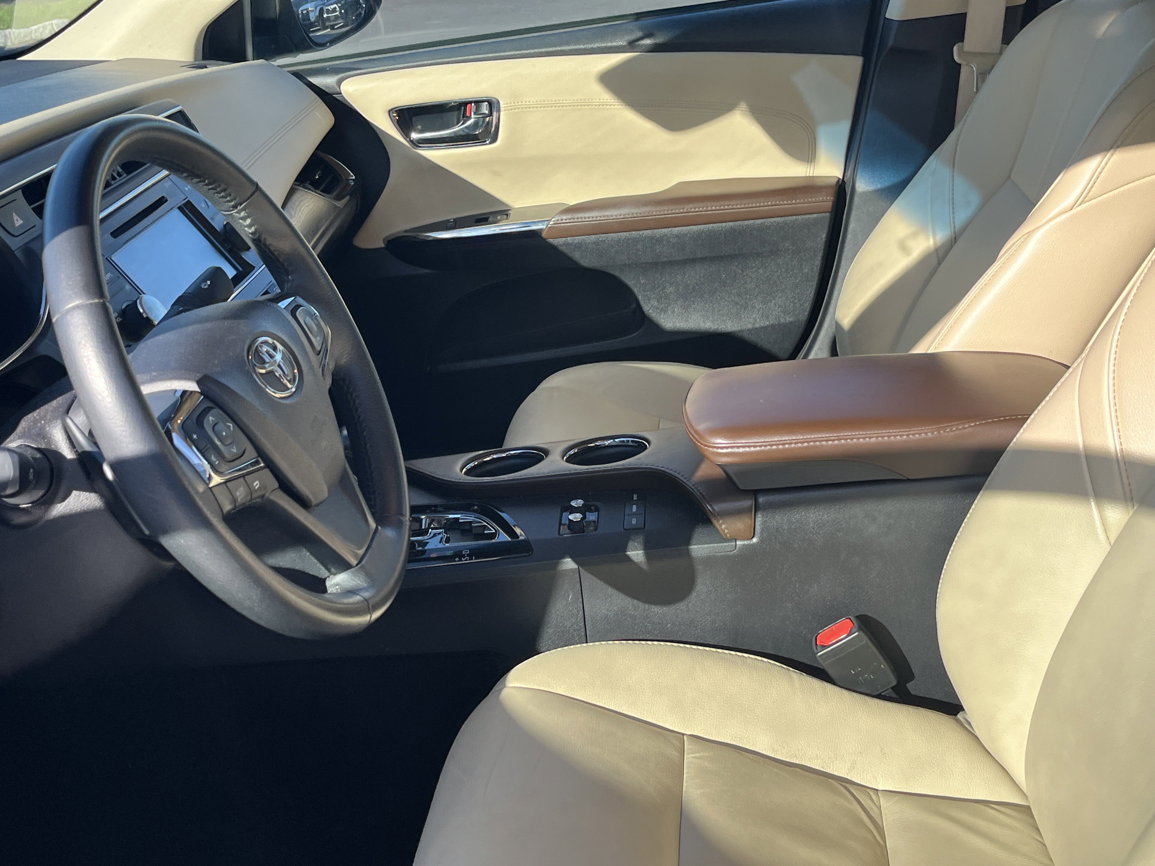 Certified 2018 Toyota Avalon XLE Premium w/ Protection Package FWD image 5