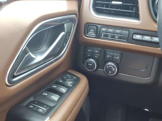Certified 2023 Chevrolet Suburban High Country AWD/4WD image 26