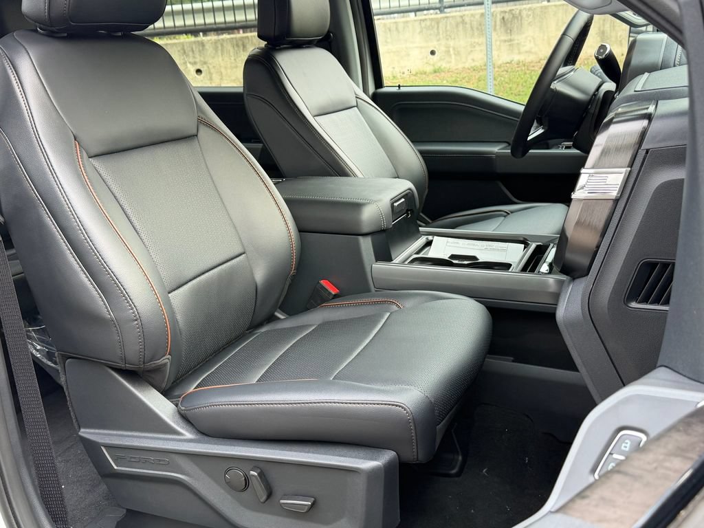New 2026 Ford F250 Lariat w/ Black Appearance Package AWD/4WD image 18