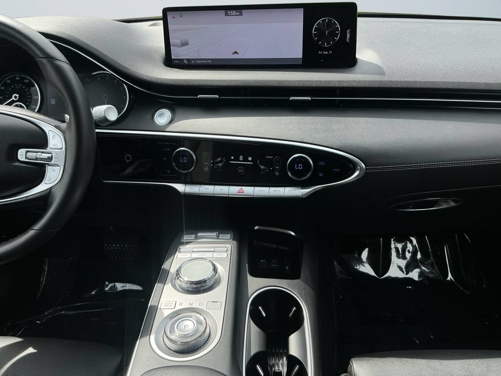 Used 2025 Genesis GV70 2.5T AWD/4WD image 12