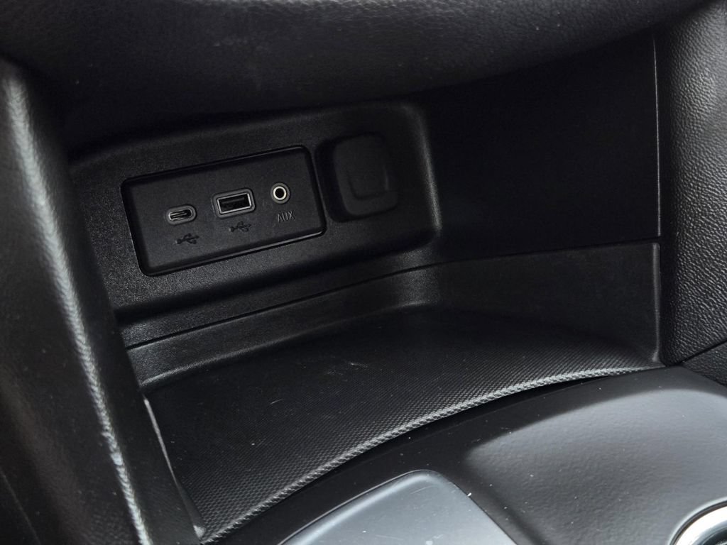 Used 2019 Chevrolet Equinox LT w/ Driver Convenience Package FWD image 23